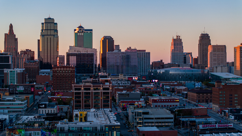 Photo of the Kansas City skyline.