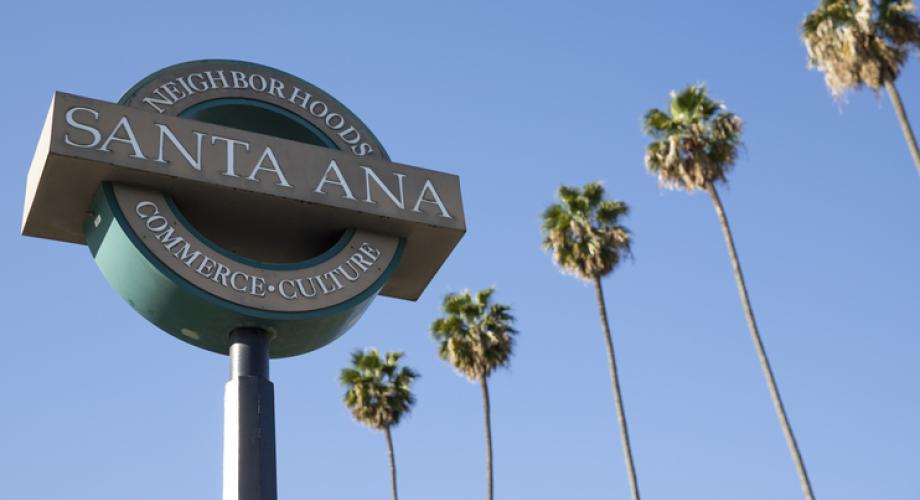 Photo of the Santa Ana, Calif. welcome sign.