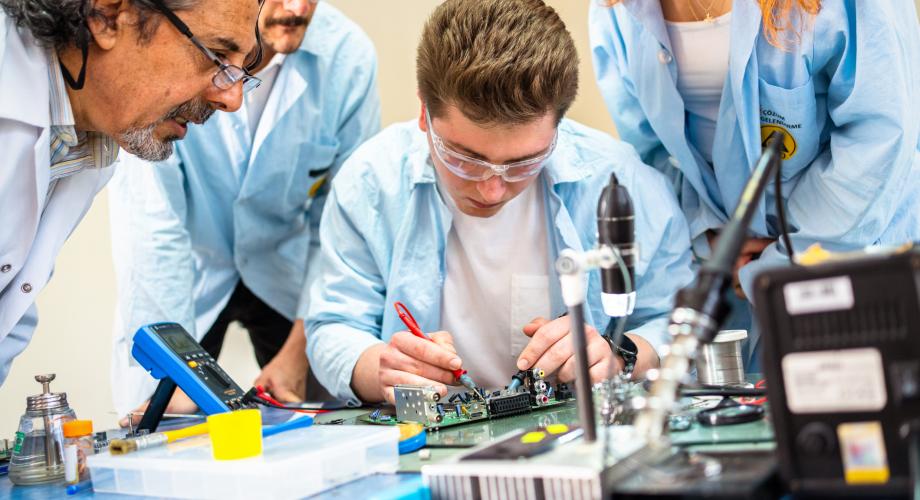 Dirty Jobs: Training the Next Generation of Maintenance Techs