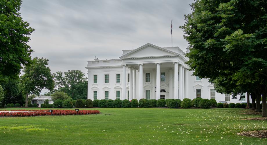 Photo of the White House.