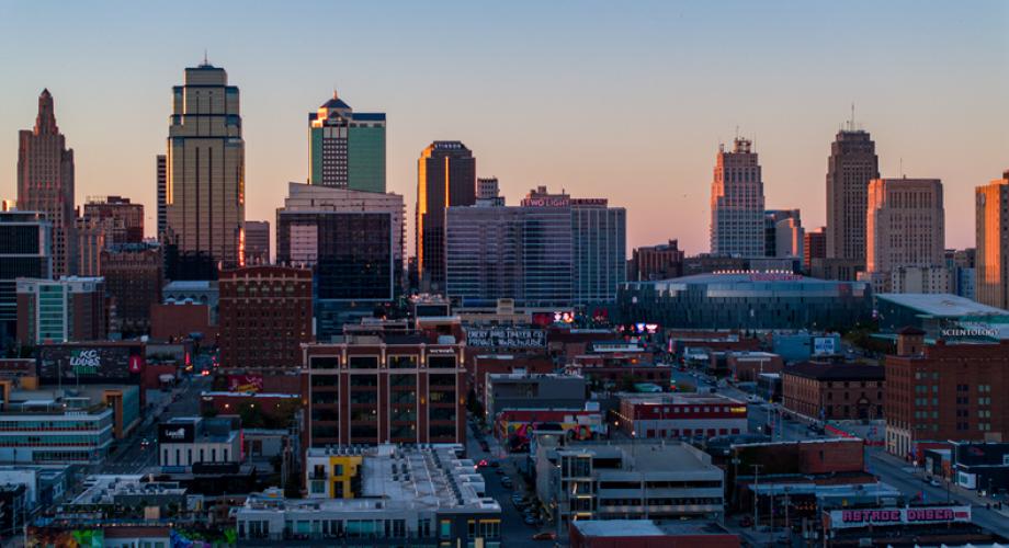 Photo of the Kansas City skyline.
