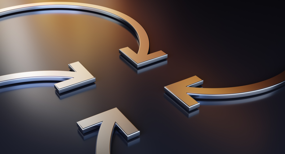 Four arrows pointing inwards representing centralization