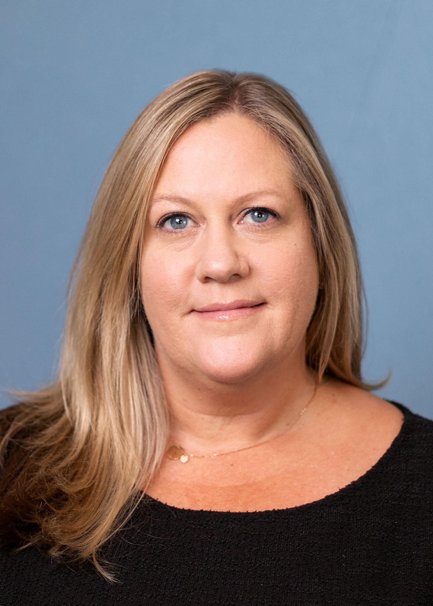 elizabeth ambacher headshot
