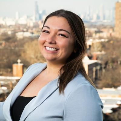 faith barker headshot
