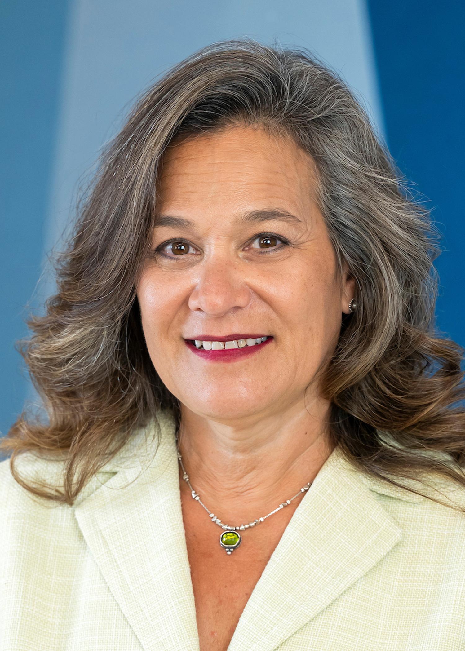 leanne shroeder headshot