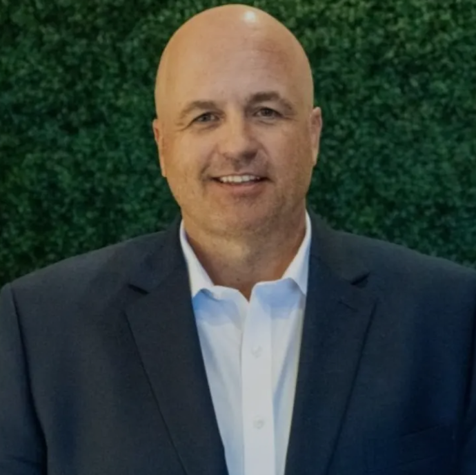 peter lynch headshot