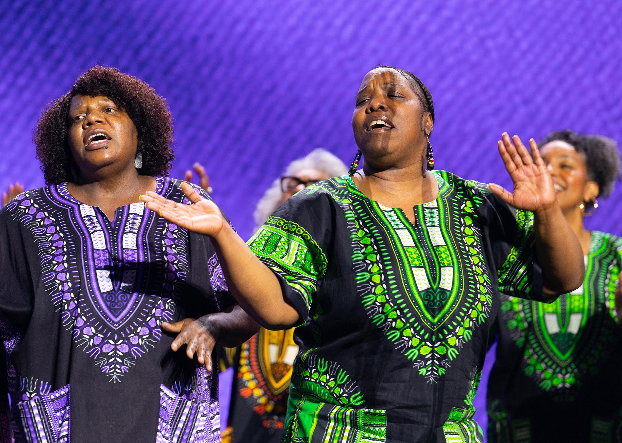 The St. Thomas Gospel Choir opens the first day’s General Session at Apartmentalize.