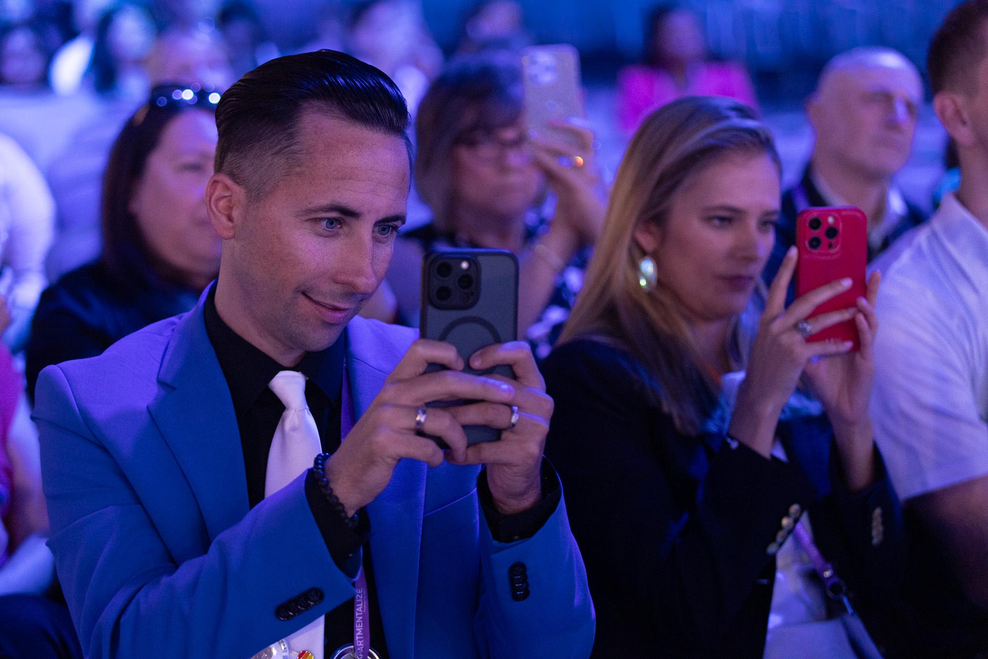 Apartmentalize attendees know when to capture a special moment when General Session Keynote Speaker Leslie Odom, Jr. serenades the crowd.