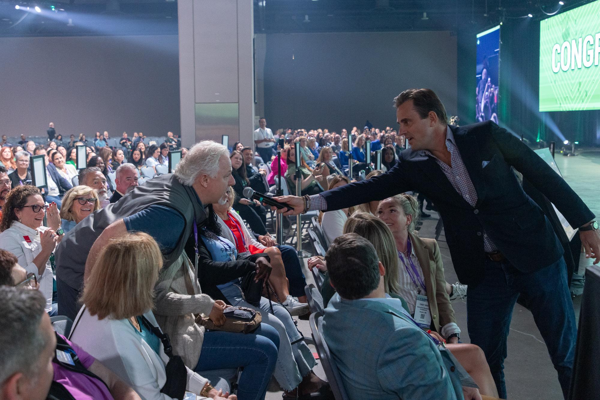 Apartmentalize Emcee Bill Rancic does a little crowd work at the Closing General Session.