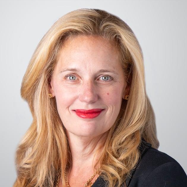 lynn calkins headshot