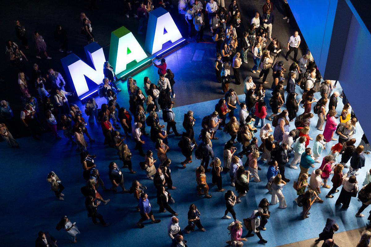 attendees walking into the general session at Apartmentalize